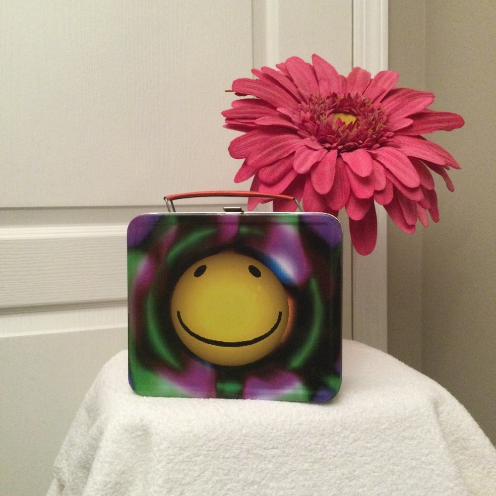 Retro Vintage Metal Smiley Face Lunch Box